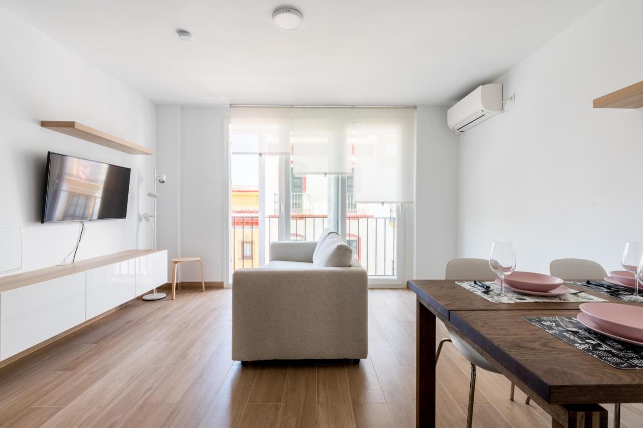 Holi-Rent Pureza Apartment Seville Exterior photo