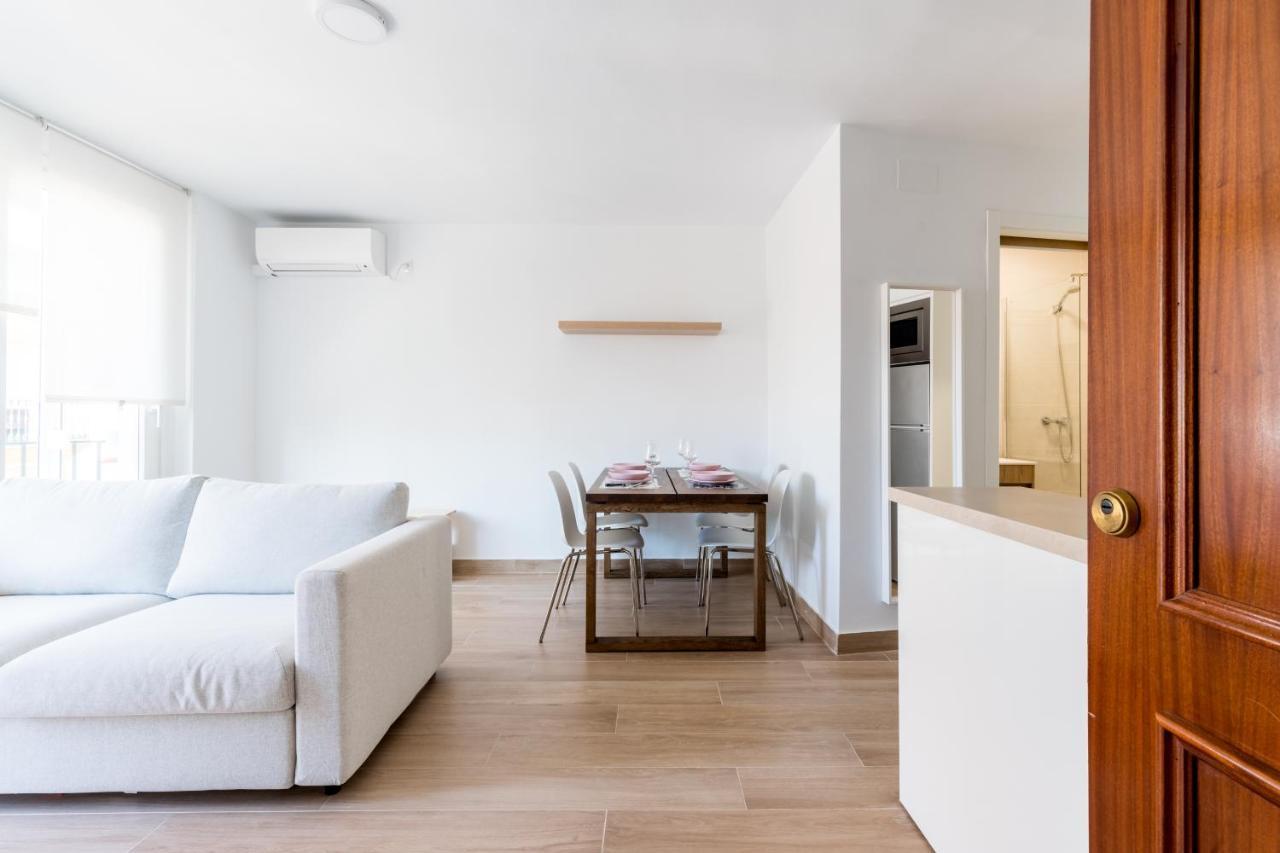 Holi-Rent Pureza Apartment Seville Exterior photo